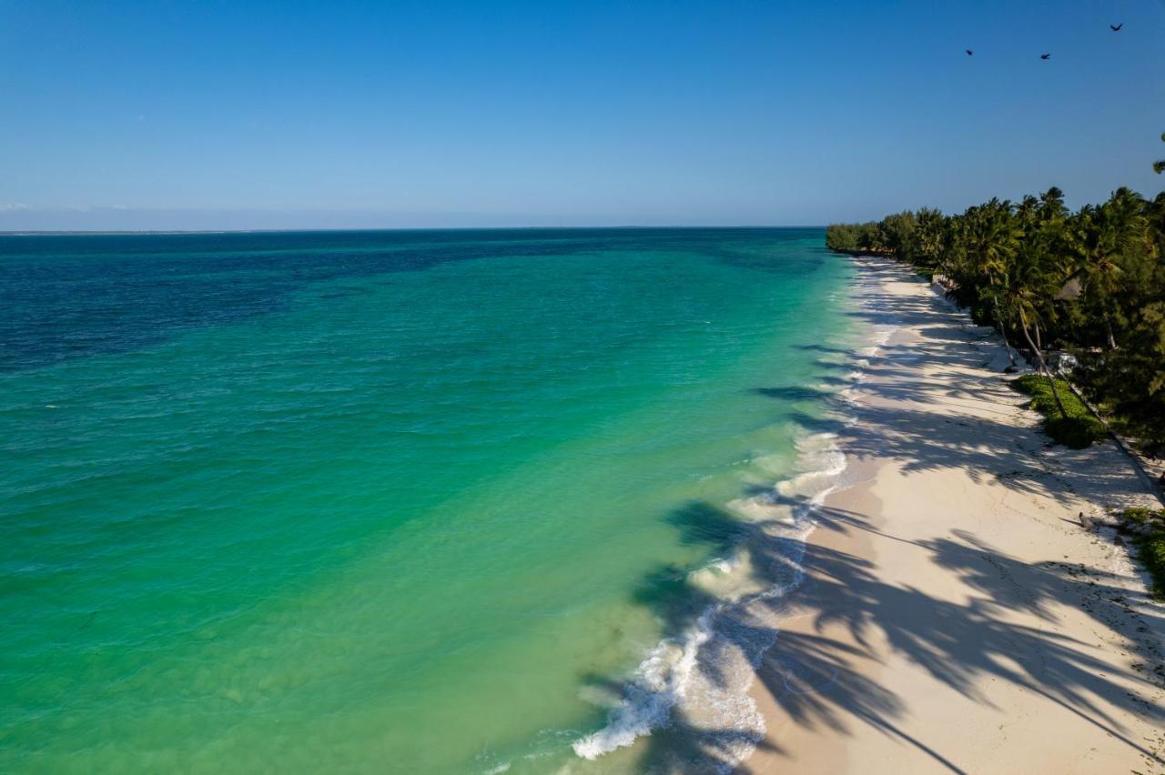 Sunny Palms Beach Bungalows Uroa Exteriör bild